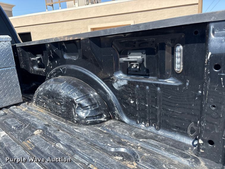 image for item DO1205 2018 Ford F250 Super Duty Crew Cab pickup truck