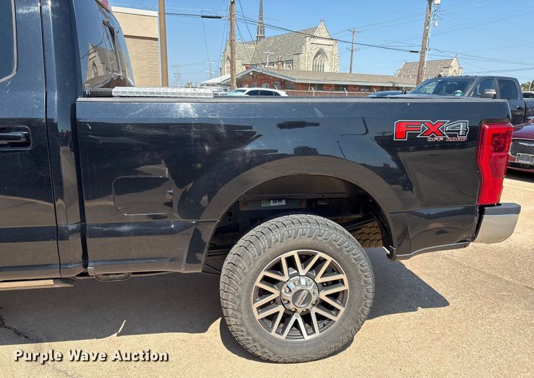 image for item DO1205 2018 Ford F250 Super Duty Crew Cab pickup truck