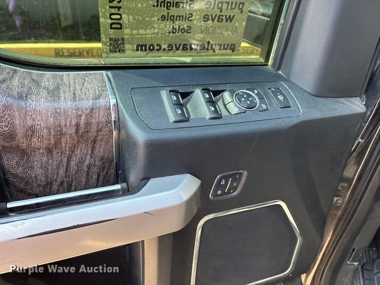 image for item DO1205 2018 Ford F250 Super Duty Crew Cab pickup truck