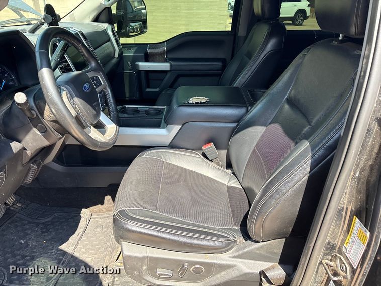 image for item DO1205 2018 Ford F250 Super Duty Crew Cab pickup truck