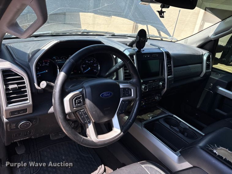 image for item DO1205 2018 Ford F250 Super Duty Crew Cab pickup truck