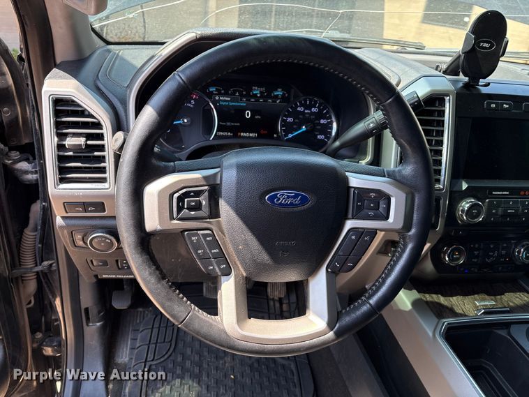 image for item DO1205 2018 Ford F250 Super Duty Crew Cab pickup truck