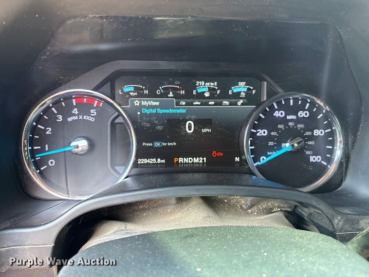 image for item DO1205 2018 Ford F250 Super Duty Crew Cab pickup truck