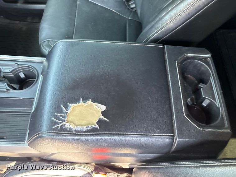 image for item DO1205 2018 Ford F250 Super Duty Crew Cab pickup truck