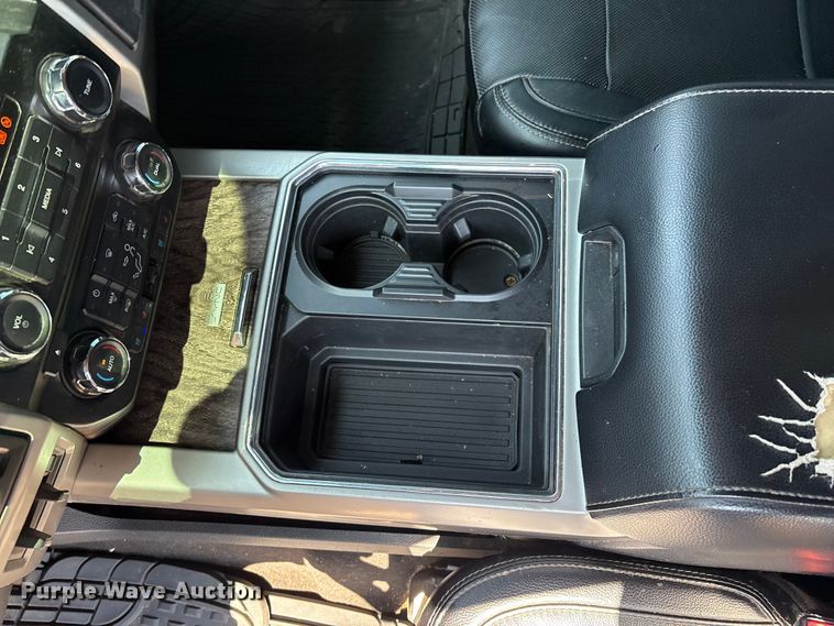 image for item DO1205 2018 Ford F250 Super Duty Crew Cab pickup truck