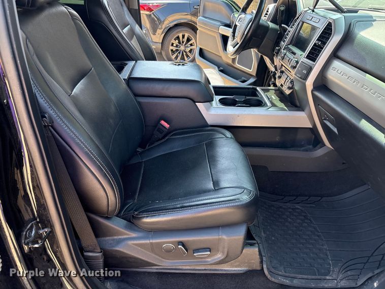 image for item DO1205 2018 Ford F250 Super Duty Crew Cab pickup truck