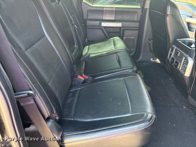 image for item DO1205 2018 Ford F250 Super Duty Crew Cab pickup truck