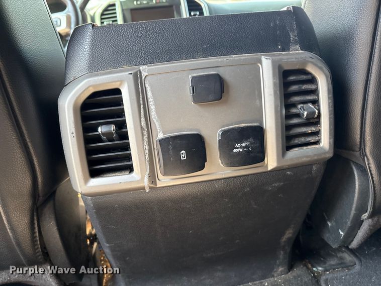 image for item DO1205 2018 Ford F250 Super Duty Crew Cab pickup truck