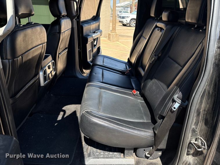 image for item DO1205 2018 Ford F250 Super Duty Crew Cab pickup truck