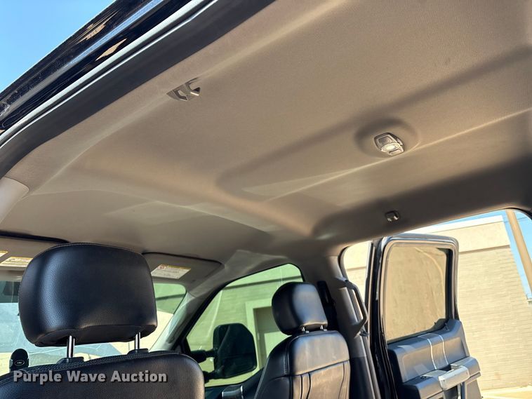 image for item DO1205 2018 Ford F250 Super Duty Crew Cab pickup truck