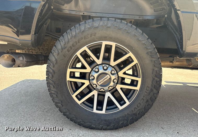 image for item DO1205 2018 Ford F250 Super Duty Crew Cab pickup truck