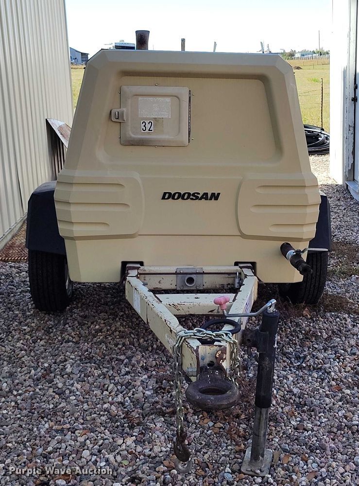 image for item DP5091 2004 Ingersoll Rand P185JD air compressor