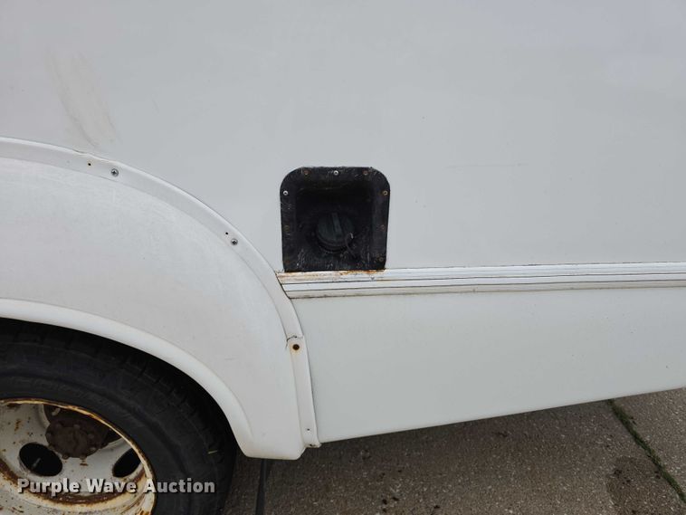 image for item DR3874 2011 Ford E-450 Super Duty shuttle bus