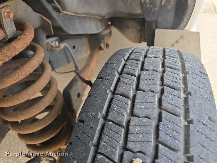 image for item DR3874 2011 Ford E-450 Super Duty shuttle bus