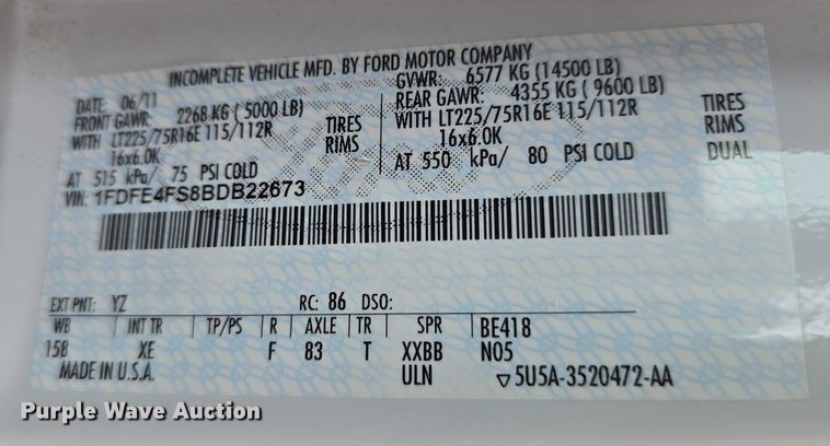 image for item DR3874 2011 Ford E-450 Super Duty shuttle bus