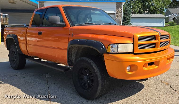 image for item DR3935 2001 Dodge Ram 1500 Quad Cab pickup truck