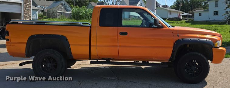image for item DR3935 2001 Dodge Ram 1500 Quad Cab pickup truck