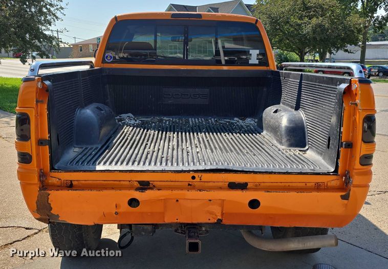 image for item DR3935 2001 Dodge Ram 1500 Quad Cab pickup truck