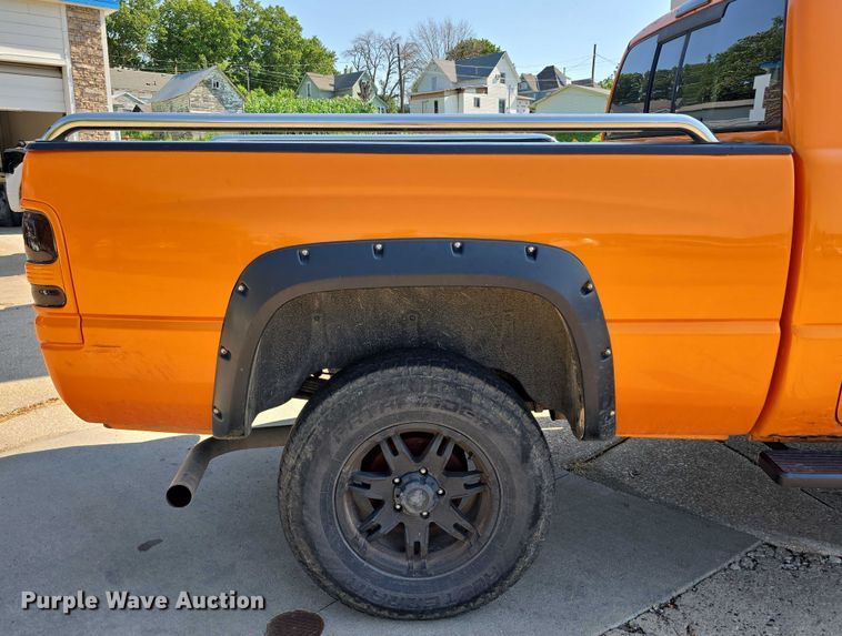 image for item DR3935 2001 Dodge Ram 1500 Quad Cab pickup truck