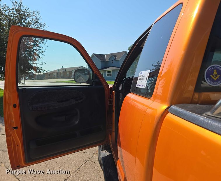 image for item DR3935 2001 Dodge Ram 1500 Quad Cab pickup truck