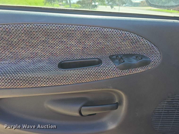 image for item DR3935 2001 Dodge Ram 1500 Quad Cab pickup truck