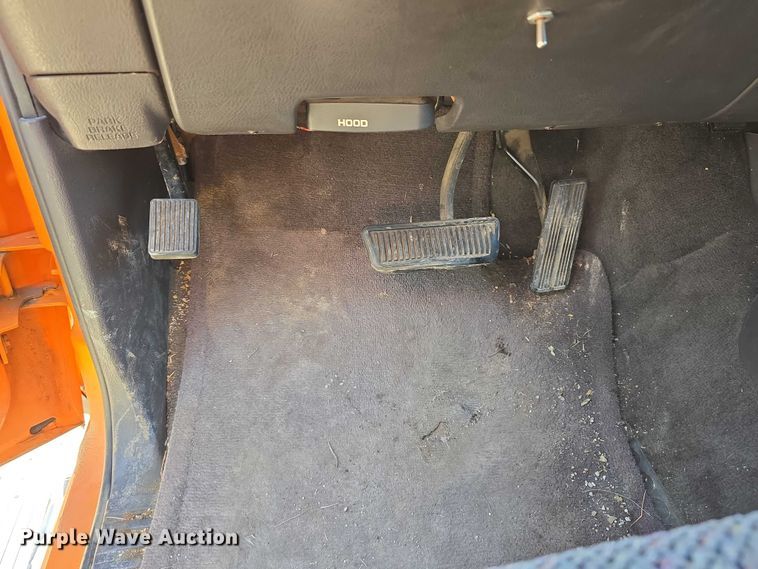 image for item DR3935 2001 Dodge Ram 1500 Quad Cab pickup truck