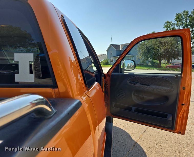 image for item DR3935 2001 Dodge Ram 1500 Quad Cab pickup truck