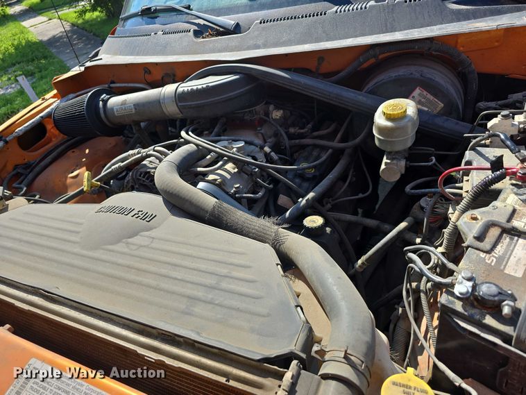 image for item DR3935 2001 Dodge Ram 1500 Quad Cab pickup truck