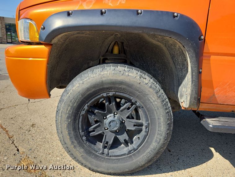 image for item DR3935 2001 Dodge Ram 1500 Quad Cab pickup truck