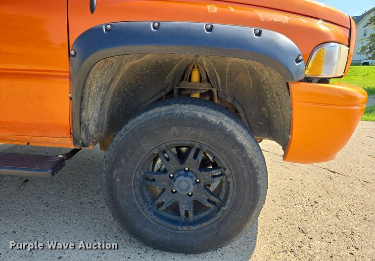 image for item DR3935 2001 Dodge Ram 1500 Quad Cab pickup truck