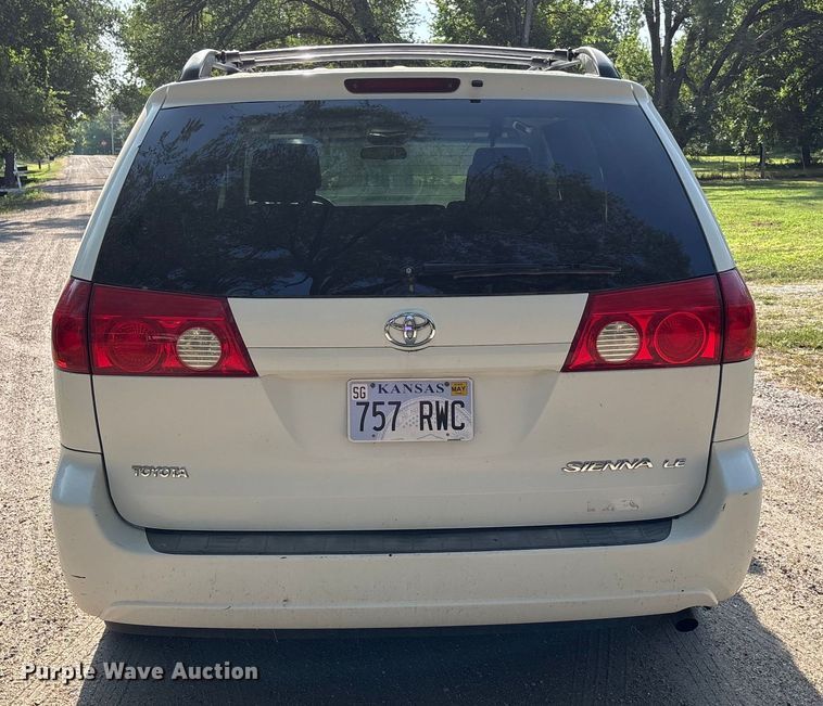 image for item DT3339 2008 Toyota Sienna van