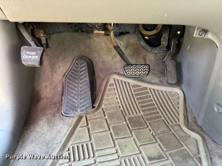 image for item DT3339 2008 Toyota Sienna van