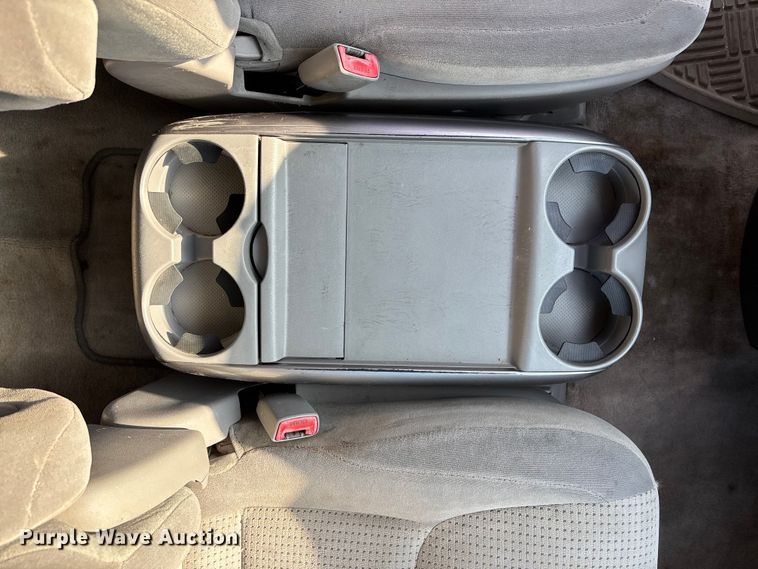 image for item DT3339 2008 Toyota Sienna van