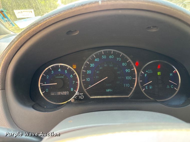 image for item DT3339 2008 Toyota Sienna van