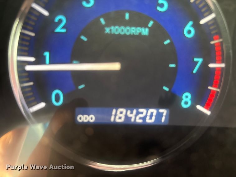 image for item DT3339 2008 Toyota Sienna van