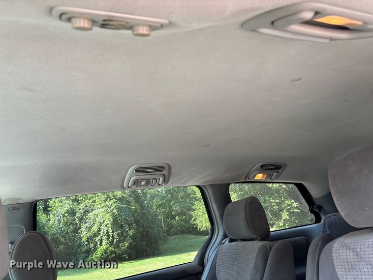 image for item DT3339 2008 Toyota Sienna van