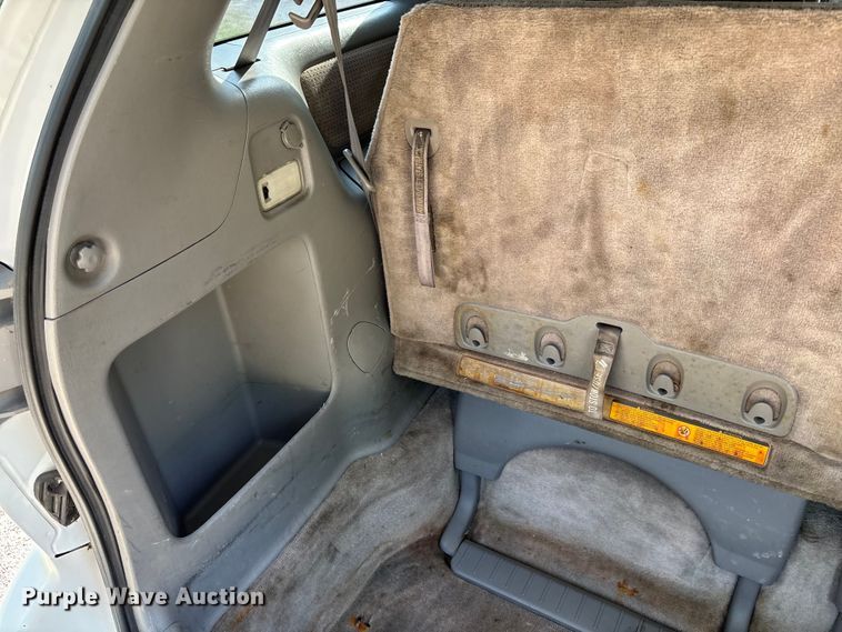 image for item DT3339 2008 Toyota Sienna van