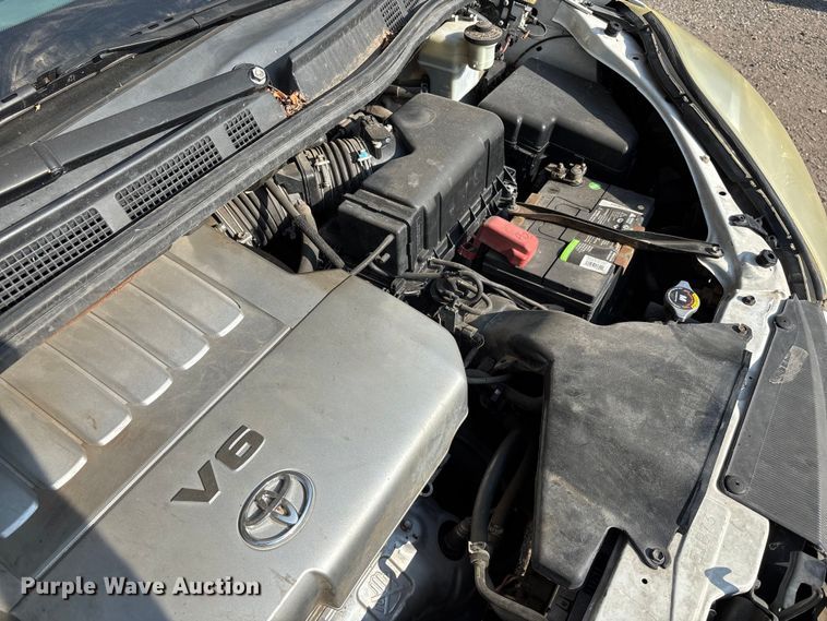 image for item DT3339 2008 Toyota Sienna van