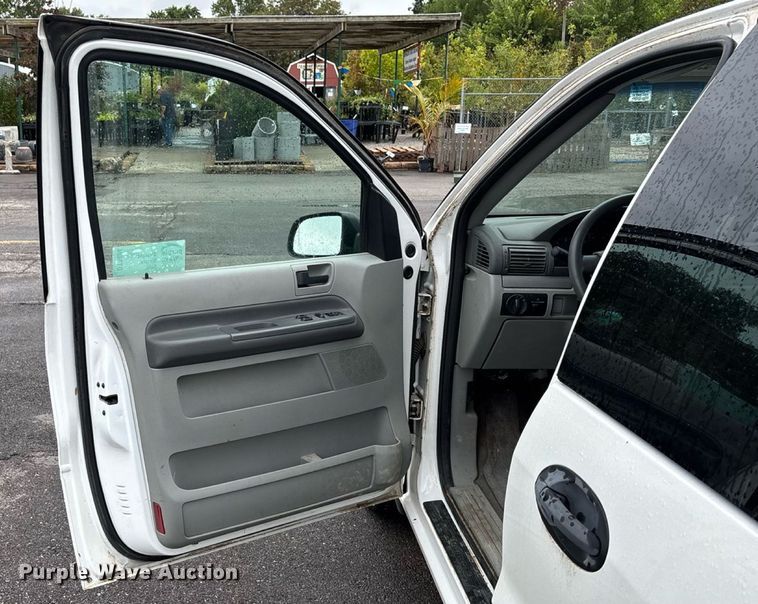 image for item DT3424 2005 Ford Freestar van