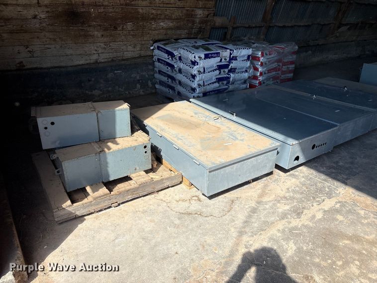 image for item DT4942 Transfer switch boxes