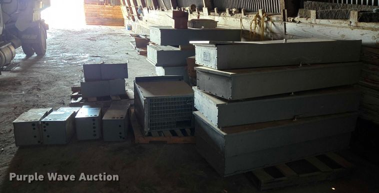 image for item DT4942 Transfer switch boxes