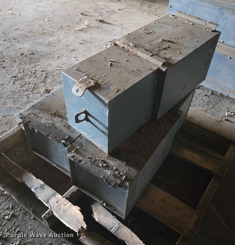 image for item DT4942 Transfer switch boxes