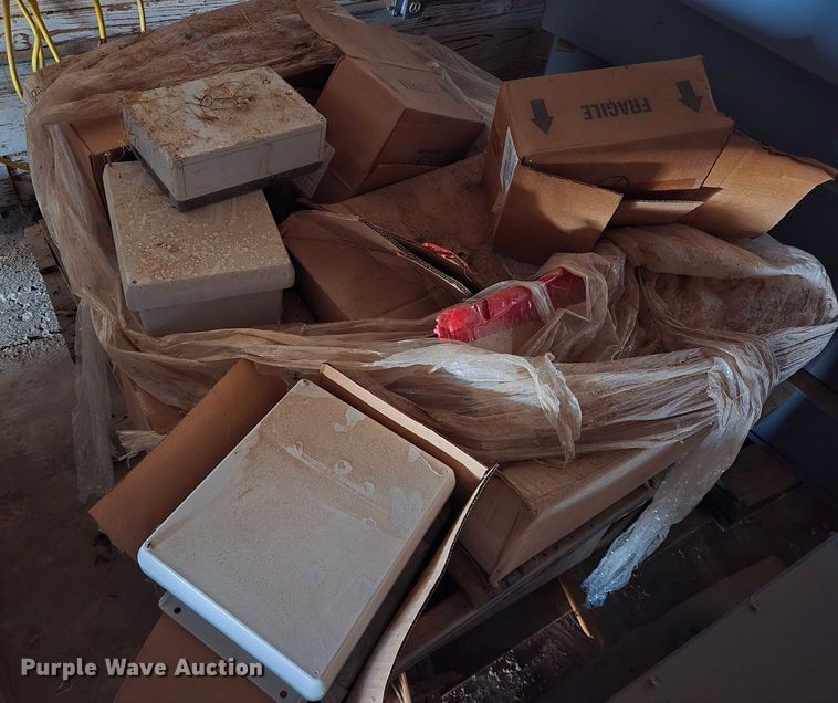 image for item DT4942 Transfer switch boxes