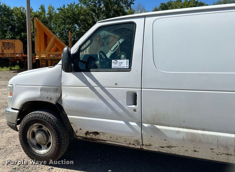 image for item DT6253 2011 Ford E350 Super Duty van