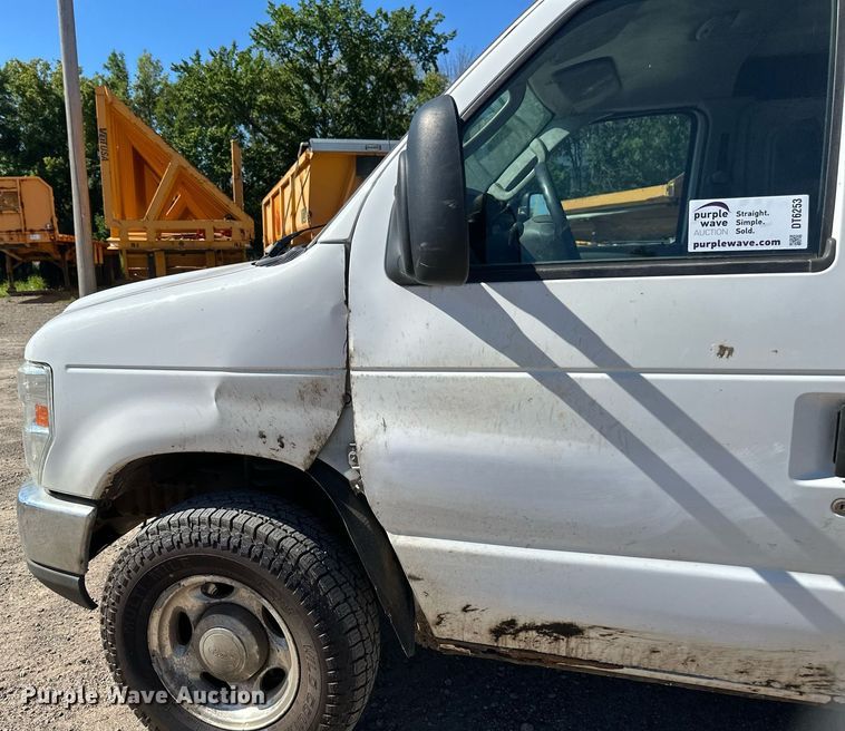 image for item DT6253 2011 Ford E350 Super Duty van