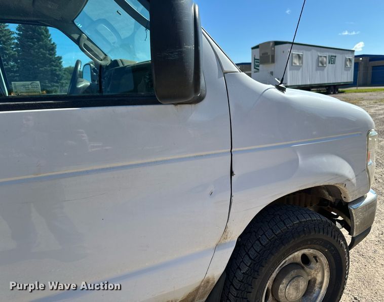 image for item DT6253 2011 Ford E350 Super Duty van