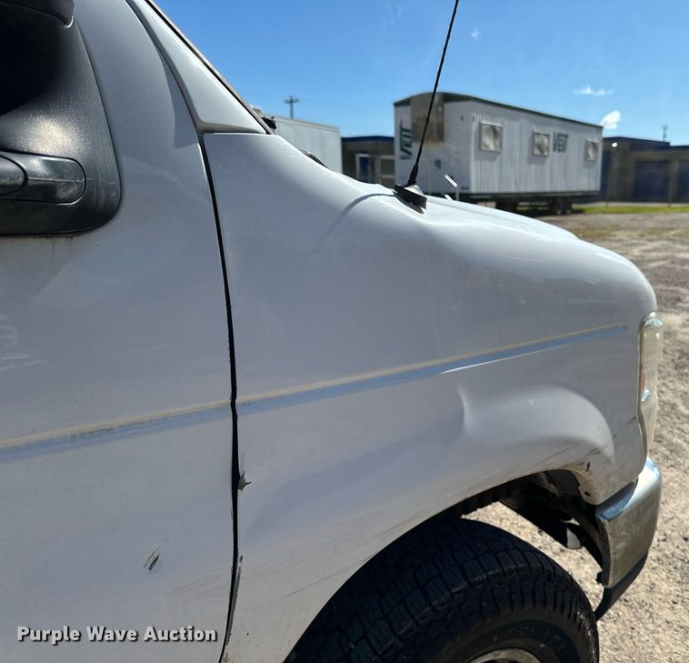 image for item DT6253 2011 Ford E350 Super Duty van