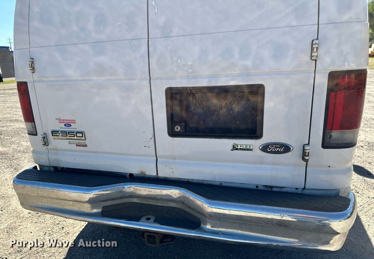 image for item DT6253 2011 Ford E350 Super Duty van