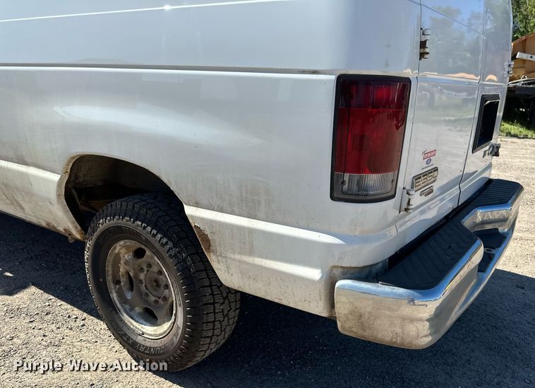 image for item DT6253 2011 Ford E350 Super Duty van