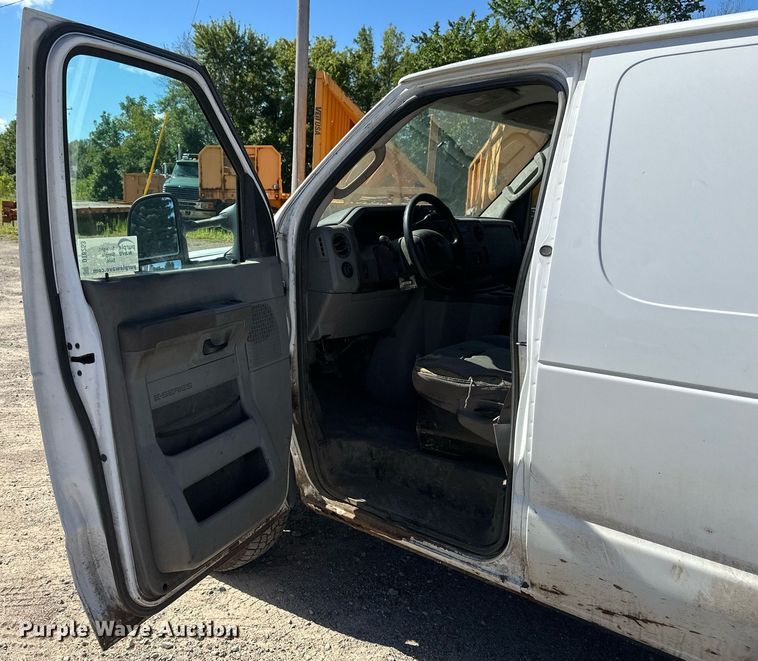 image for item DT6253 2011 Ford E350 Super Duty van